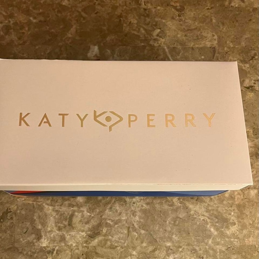 Katy Perry NEW Tooliped Twisted Sandal Vintage Pink Floral Women Shoes Size 7.5M - Picture 8 of 8
